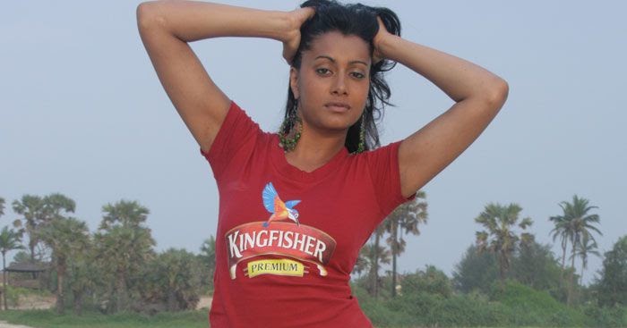 India S Hottest Models In Micro Bikini At Kingfisher Calendar Photoshoot In Beach Special